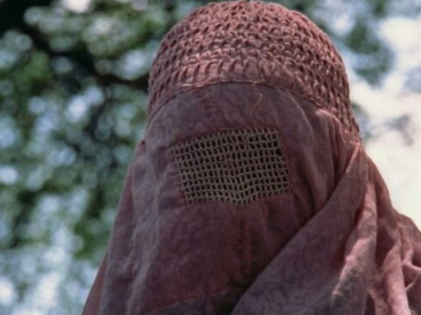 Nëna rrëfen tmerrin pas ardhjes së talebanëve në pushtet: Jemi fshehur në thasët me miell në një kamion