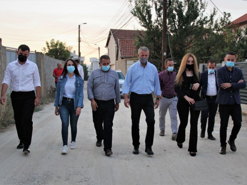 Anton Quni viziton lagjën e harruar të Prizrenit