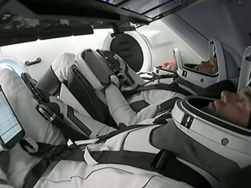 Një gjiro rreth Tokës, nisen katër astronautët amatorë