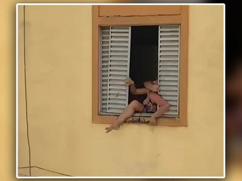 Pamje e tmerrshme/ Gruaja shtatzënë përpiqet të hidhet nga dritarja për të shpëtuar nga bashkëshorti