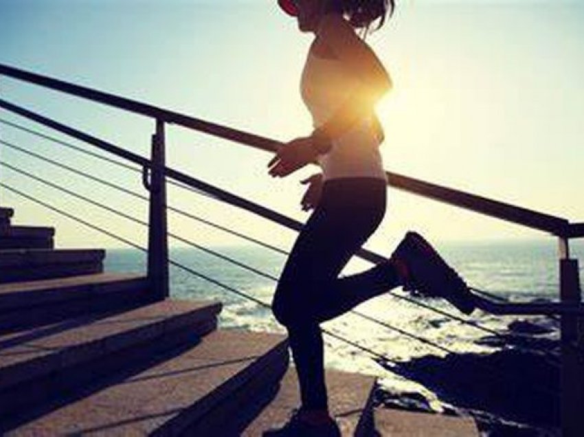 3 reagime normale që jep trupi pasi keni filluar vrapin
