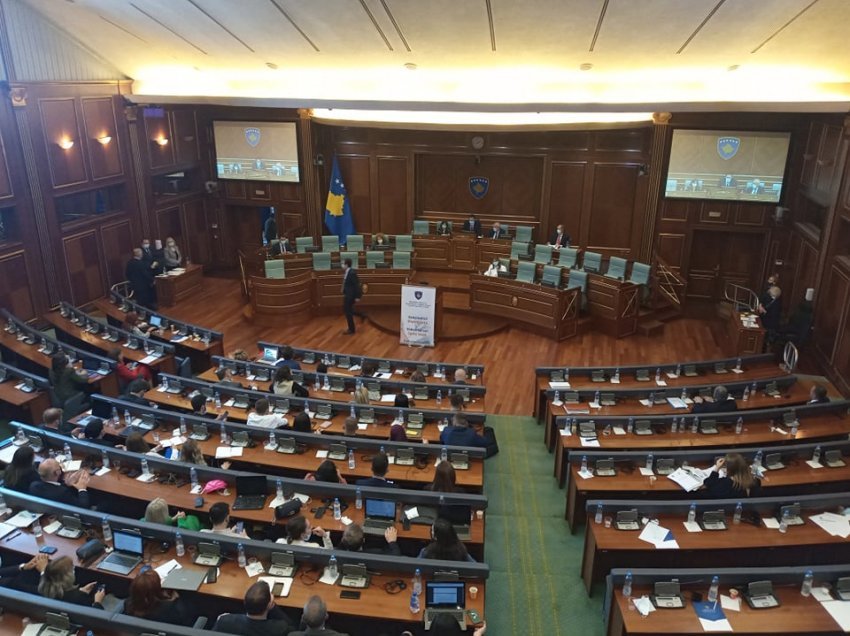 ​Seanca e radhës me 19 tetor, PDK kërkon debat parlamentar për gazsjellësin