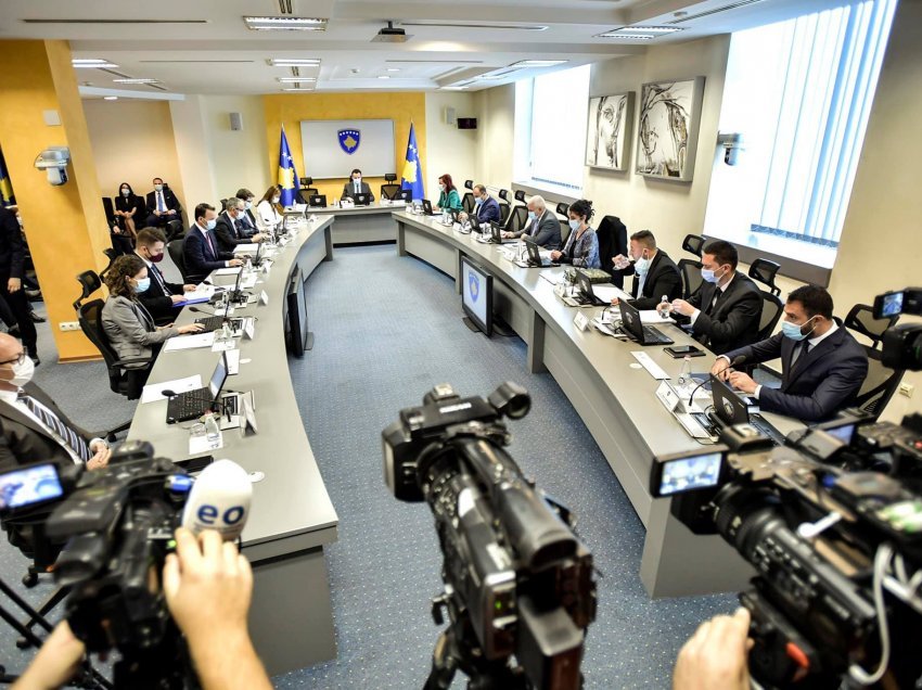 Kurti në mbledhjen e qeverisë flet për reciprocitetin, ka disa fjalë për Vuçiqin
