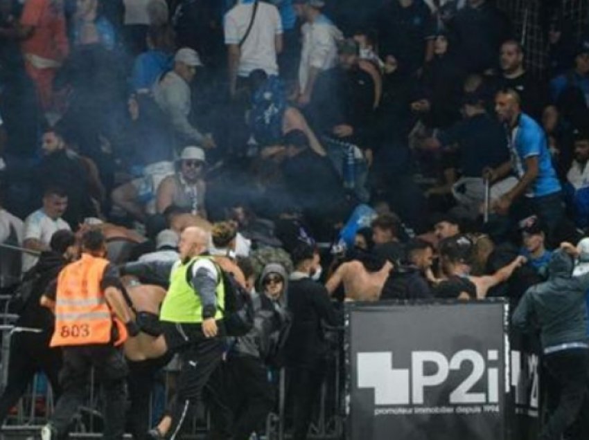 Tifozët e Angers dhe Marseille - përleshën 