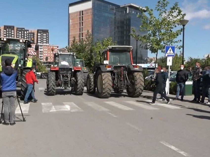 Ministria e Bujqësisë reagon pas protestës së fermerëve