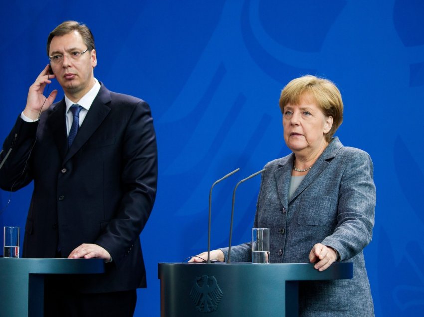 Merkel shpëtoi Kosovën nga ndarja – kjo është porosia e saj e fundit për Vuçiqin!