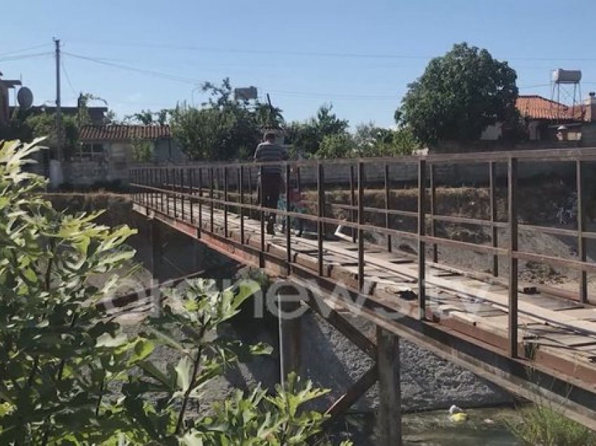 Ura e rrezikshme në Elbasan, banorët e dy lagjeve: Kemi frikë të kalojmë, Bashkia nuk ndërhyn