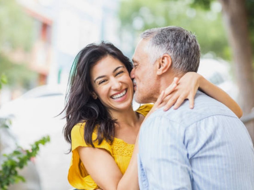5 arsye pse martesat me diferencë të madhe në moshë mund të jenë shumë të suksesshme