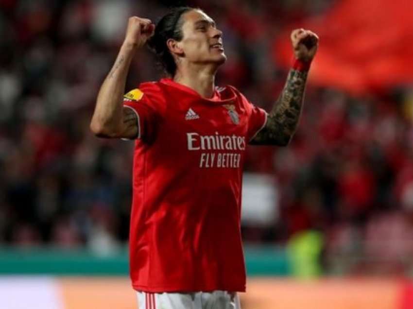 Milan futet në garë për talentin e Benfica