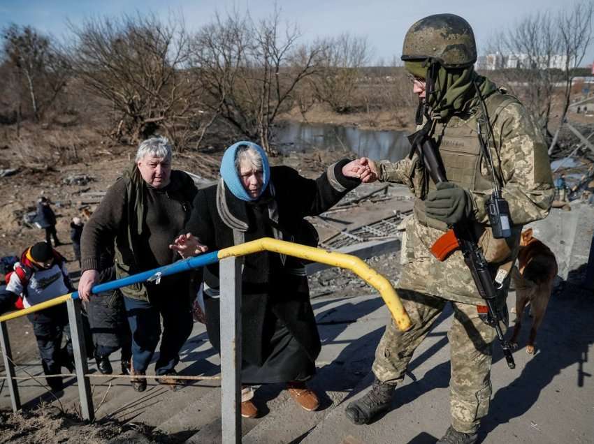 Pothuajse 3 mijë persona u evakuuan nga Mariupol dhe Luhansk të dielën
