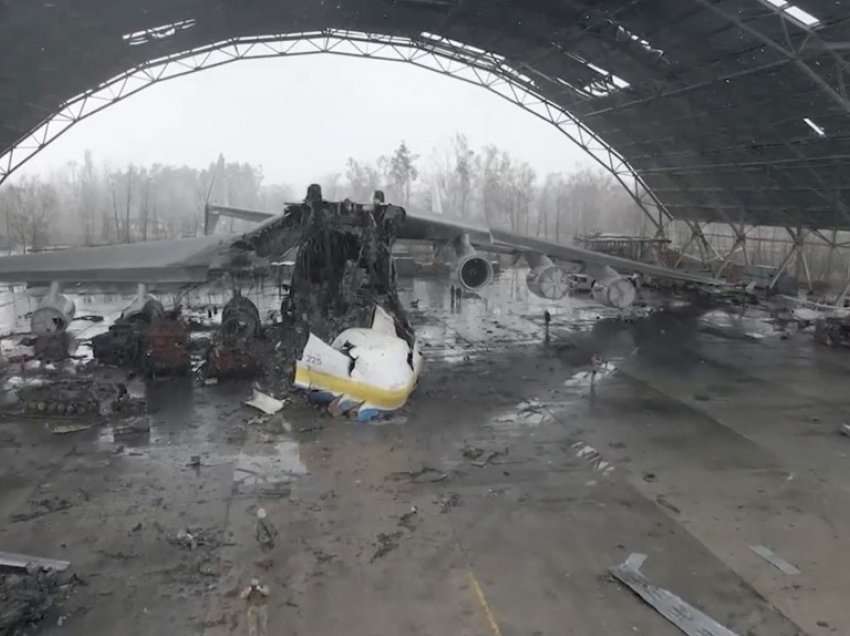Publikohen pamje të rënda të avionit më të madh në botë që shkatërruan rusët