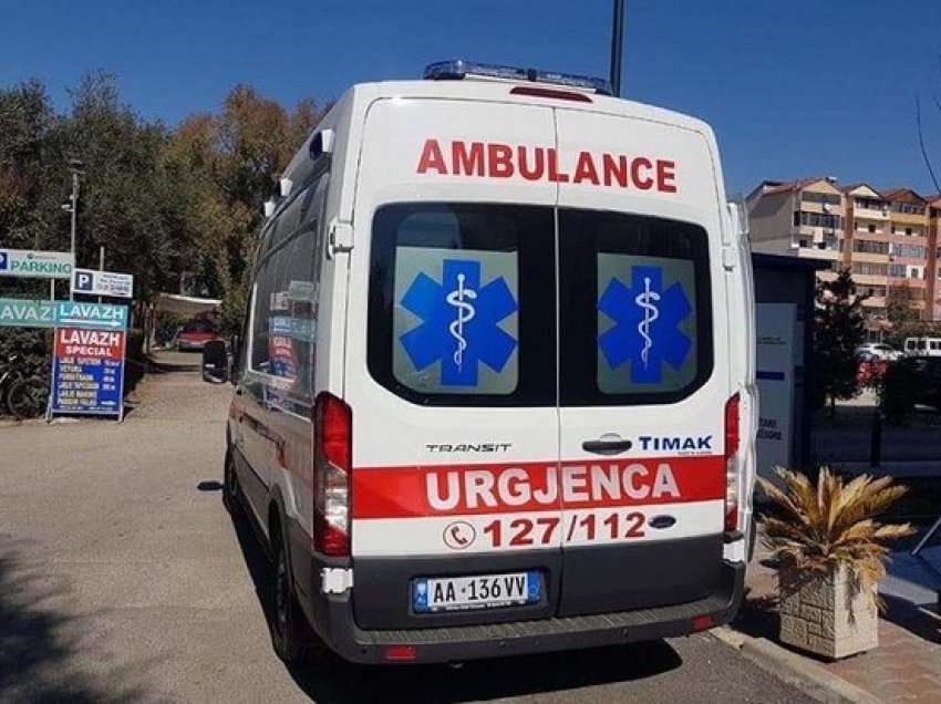 Elbasan/ Makina përplas adoleshenten te kryqëzimi i poliklinikës