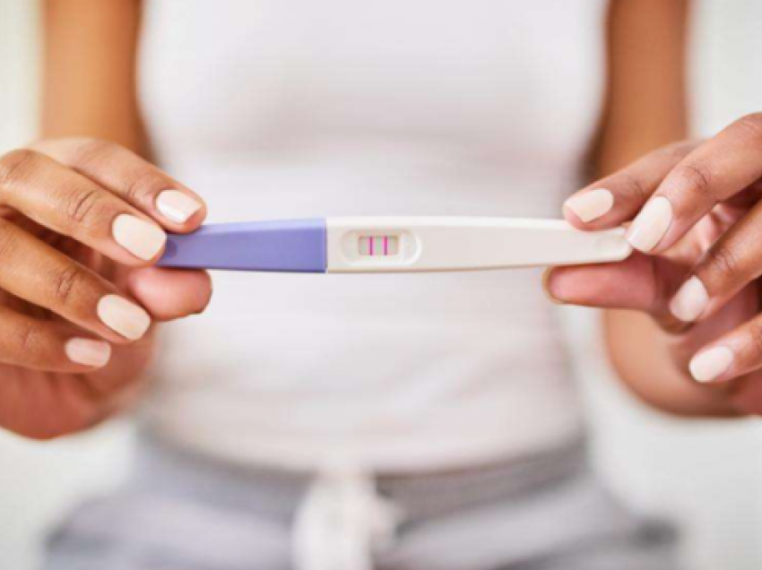Cilat janë shenjat e para të shtatzënisë?