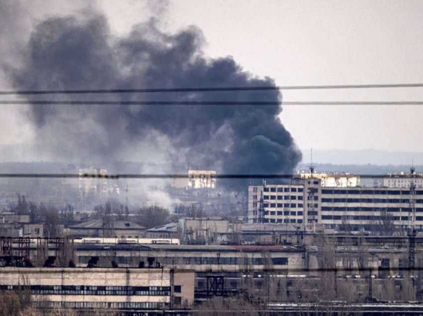 Britania: Sulmet me artileri dhe ato ajrore po vazhdojnë në Donbas