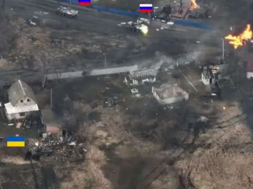 Sulm i patrembur/ Pamjet që tregojnë se si një tank i vetëm ukrainas bën kërdi mbi konvojin rus