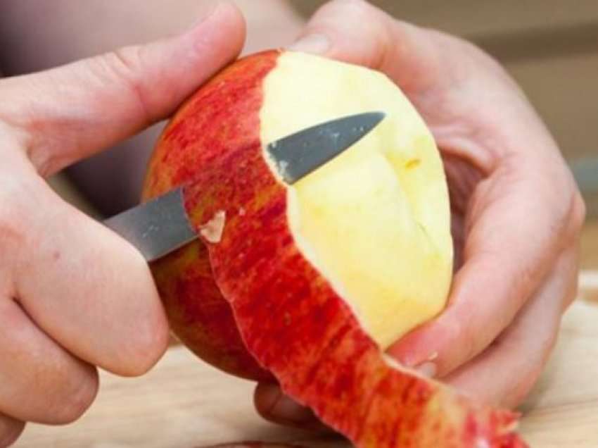 7 përdorime fantastike të lëkurës së mollës që do t’ju bëjnë të pendoheni pse e keni hedhur