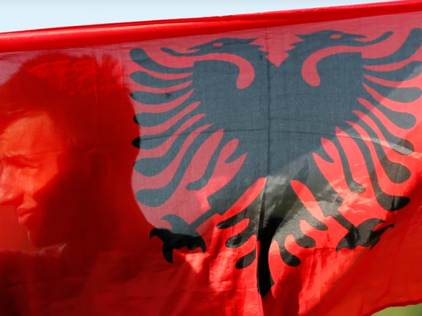 Në Kushtetutë si shqiptarë