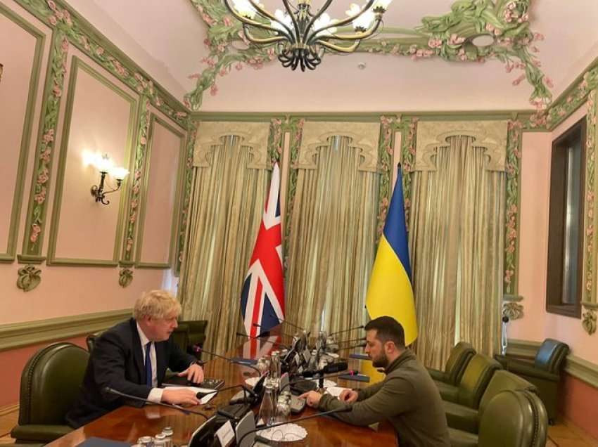 Britania do të dërgojë automjete të blinduara dhe sisteme raketore kundër anijeve në Ukrainë