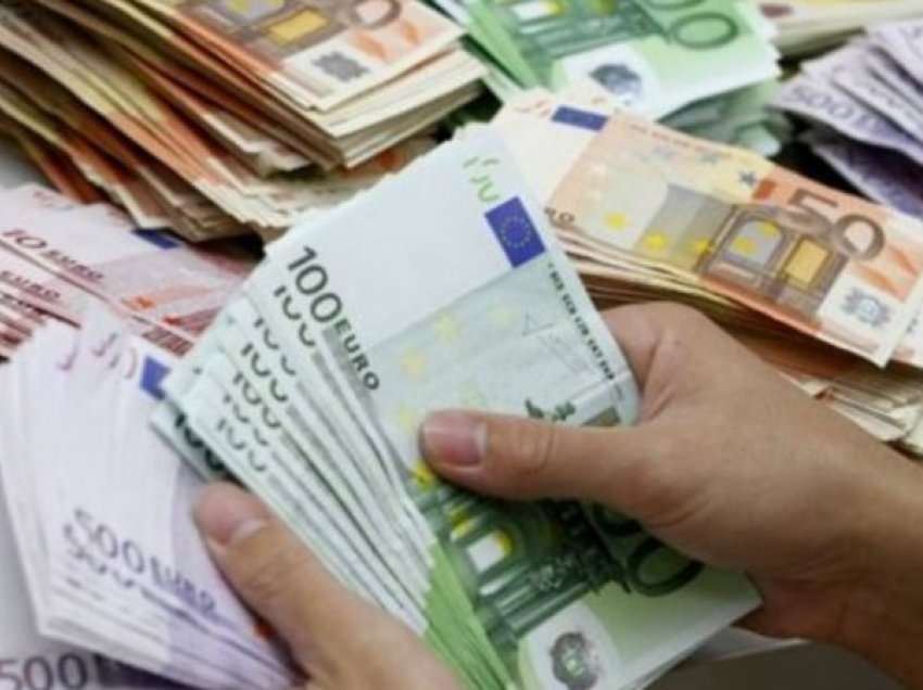 Mashtrohen tre qytetarë, paguajnë mbi 30 mijë euro në këmbim të subvencioneve