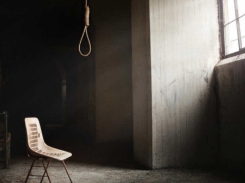 E rëndë: Një grua në Gjakovë bën vetëvrasje duke u varur në banjën e banesës