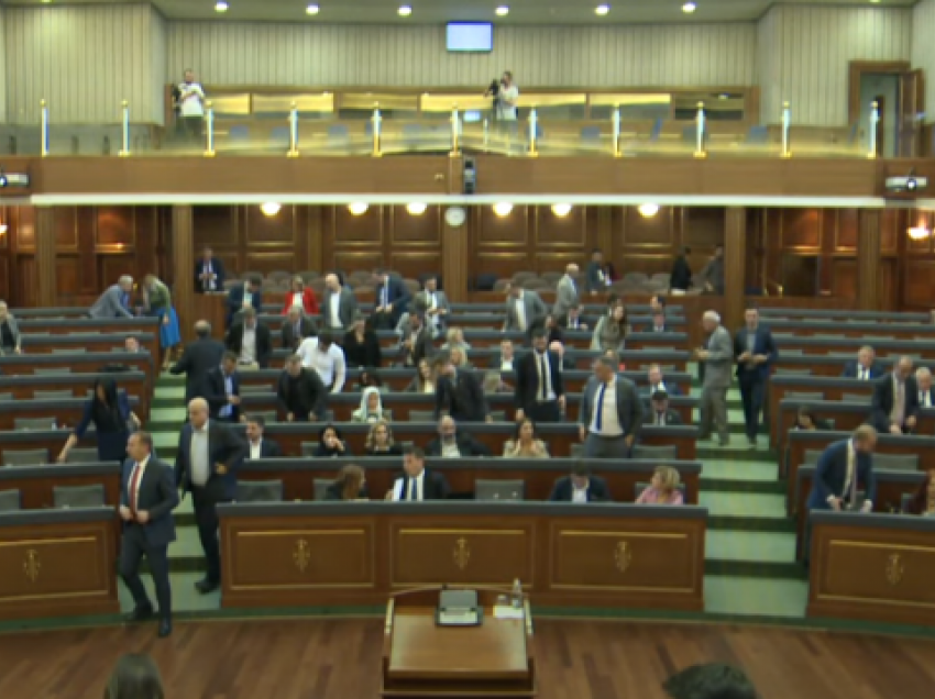 Mungesa e deputetëve, shtyhet për të martën seanca e Kuvendit
