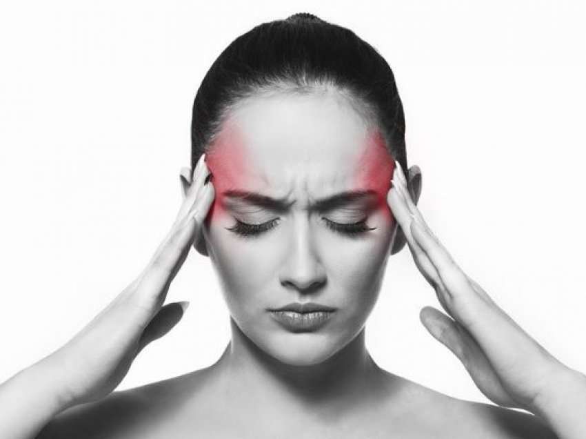 Nëse vini re këto shenja, mund të vuani nga migrena