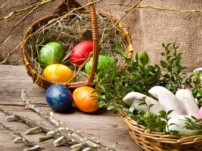Çfarë simbolizojnë ushqimet tradicionale të Pashkëve
