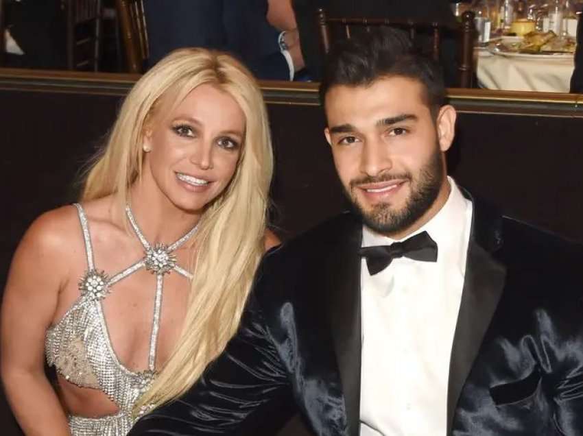 Shtatzënë, pse Britney s’po martohet ende me Sam Asghar-in?
