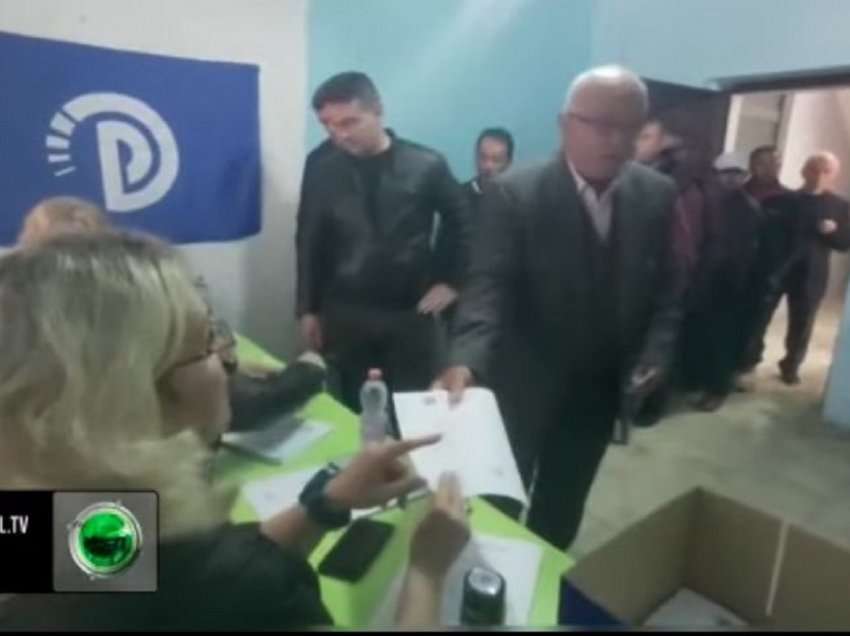 Mbyllet votimi i kryetarëve të degëve në Skrapar, Paskuqan, dega 16 dhe 10 Tiranë