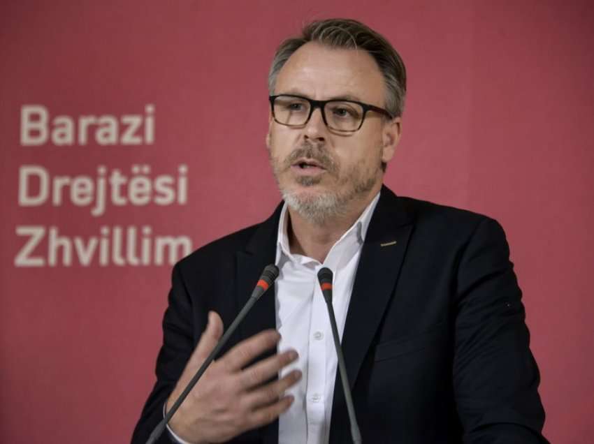 Avni Zogiani: Ja pse Ganimete Musliu po fton shqiptarët të mos e financojnë ushtrinë e Kosovës