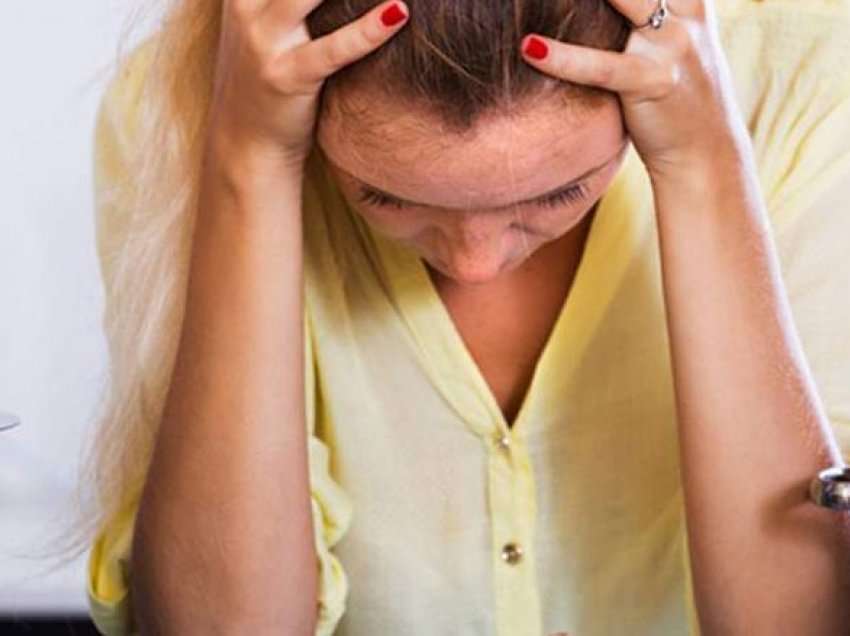 Gratë ka gjasa të vuajnë më shumë nga dhimbja e kokës se burrat