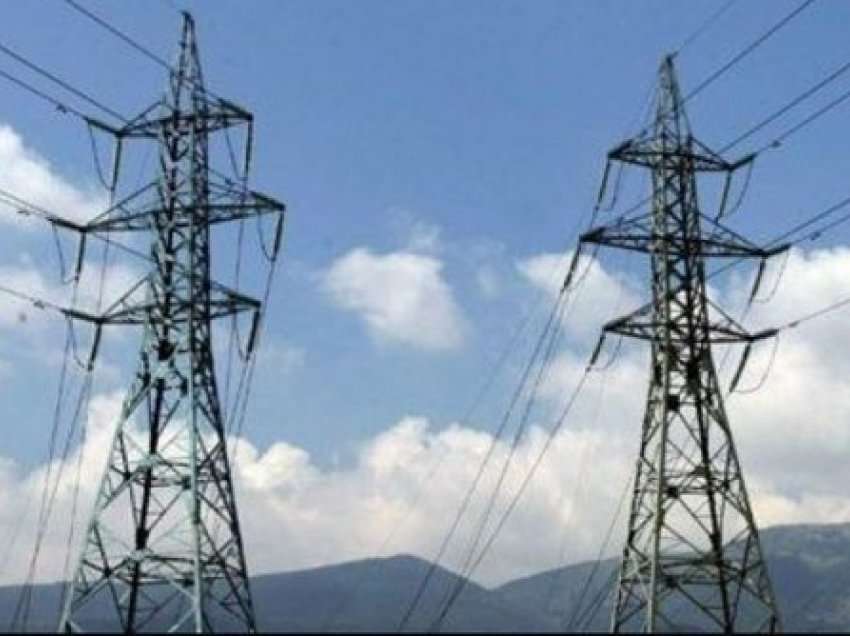 Disa zona në Lezhë pa energji elektrike për shkak të erës së fortë