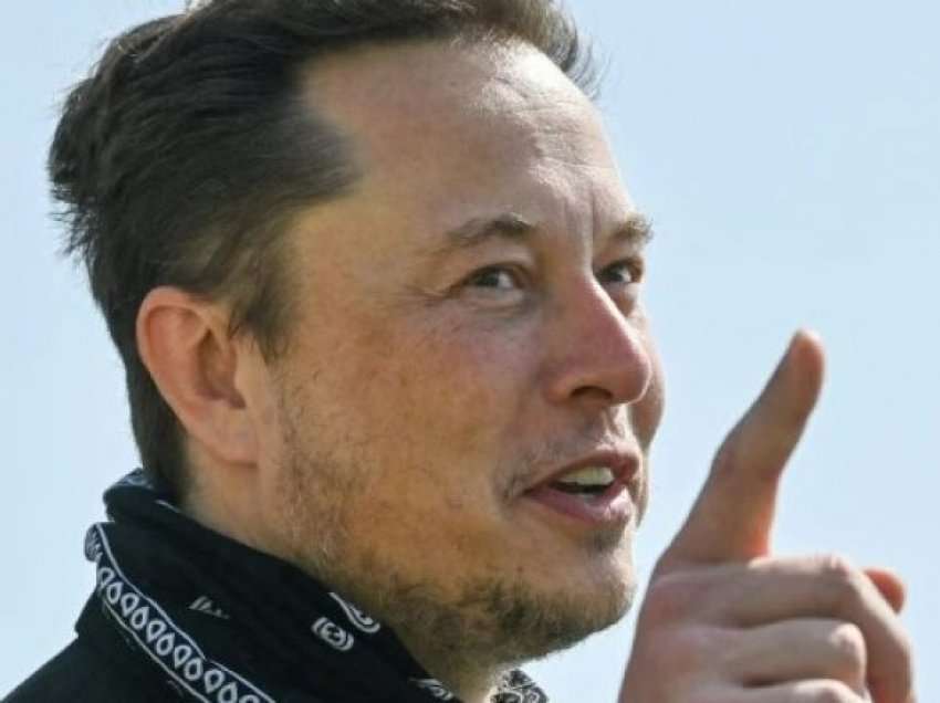 Elon Musk thotë se nuk ka shtëpi dhe se fle në banimet e miqve të tij