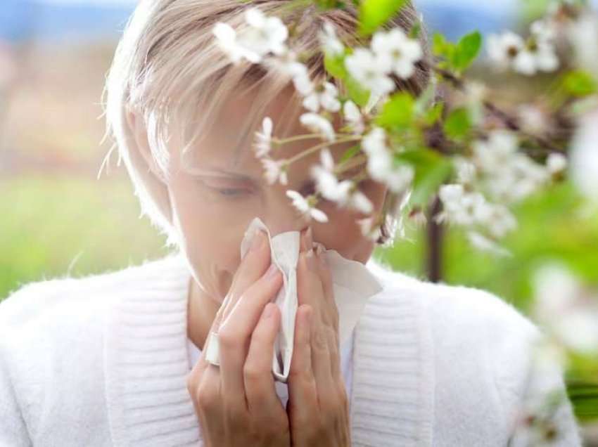 Keni alergji në pranverë? Disa këshilla që mund tu ndihmojnë