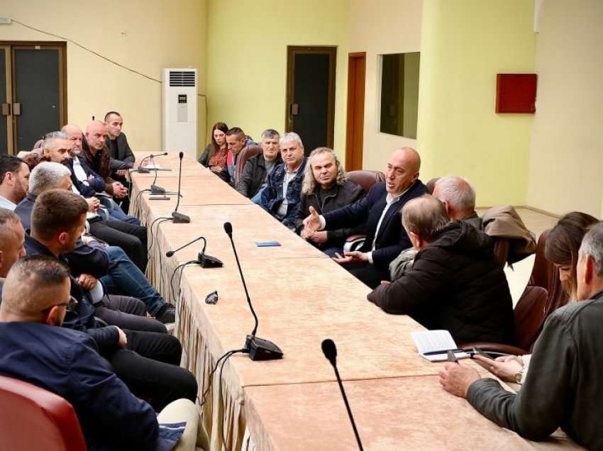 Haradinaj takon përfaqësuesit e shqiptarëve të veriut