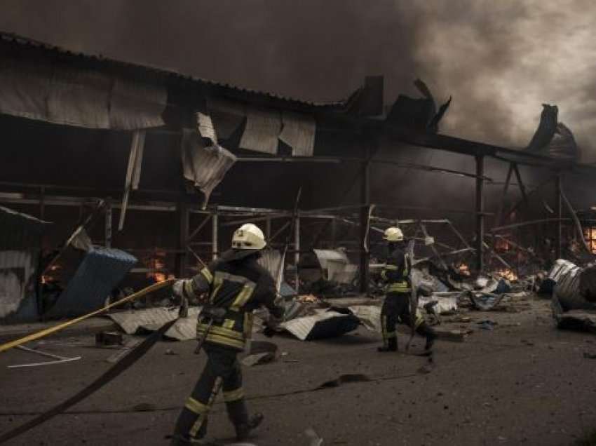 LIVE: Bombardime të mëdha në Ukrainë/ Britania e Madhe paralajmëron Rusinë