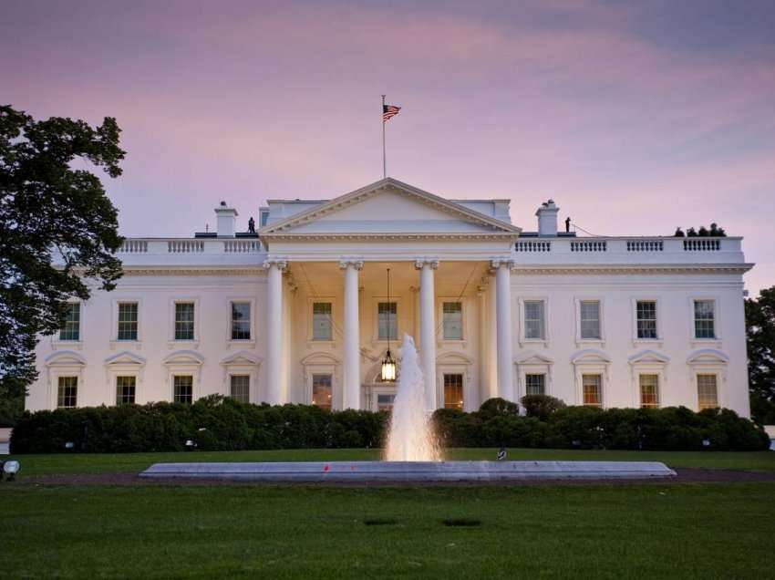 Zyrtari i Shtëpisë së Bardhë thotë se pritet të ketë më shumë njoftime për ndihmën e SHBA-së për Ukrainën