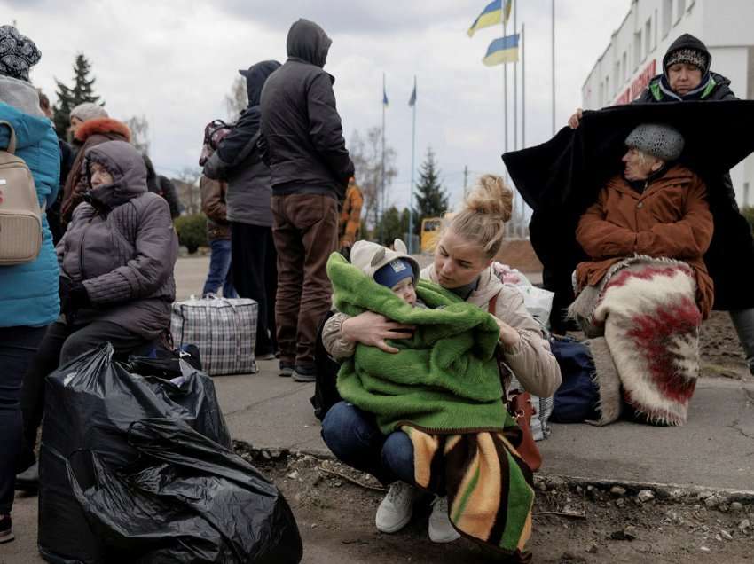 Rusia po përpiqet të shpopullojë lindjen e Ukrainës