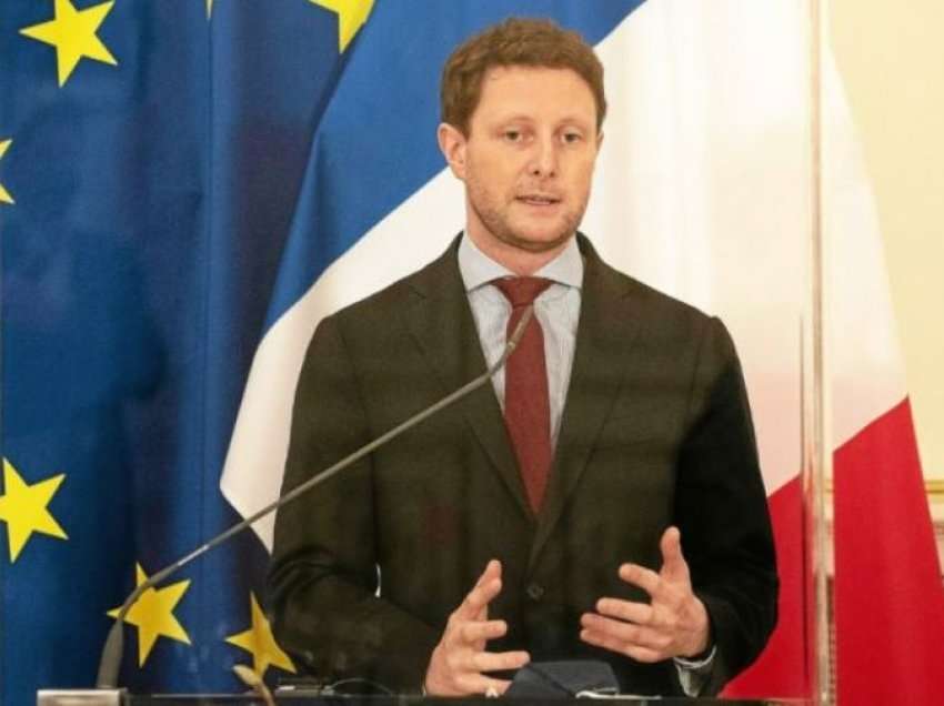 Sekretari francez mesazh Shqipërisë