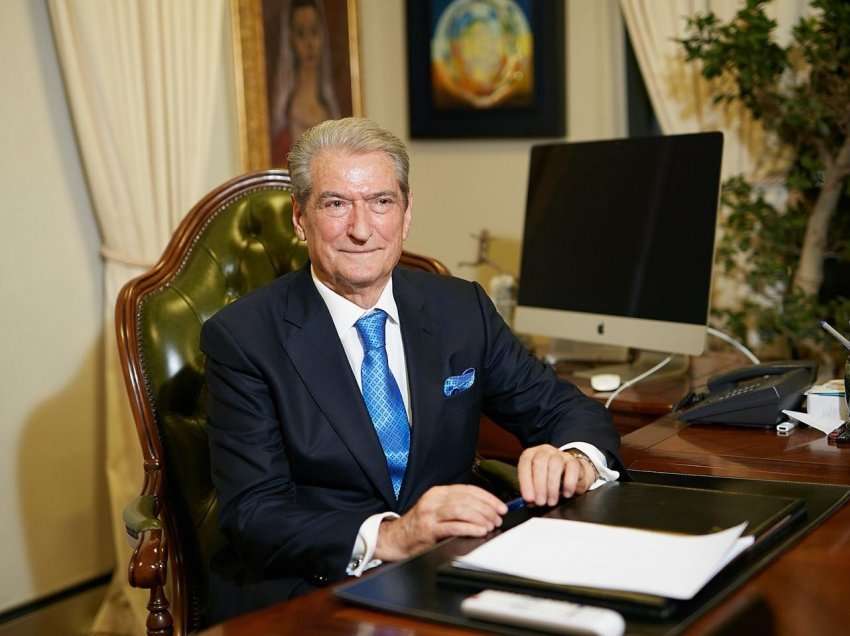 Sali Berisha e quan historike zgjedhjen e Dritan Abazoviçit si kryeministër në Malin e Zi