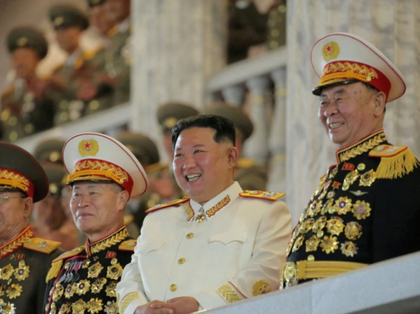 Kim Jong Un: Pheniani mund të përdorë armët bërthamore, nëse provokohet