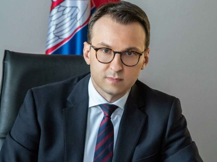 Petkoviq: Do të vazhdojmë të lëshojmë targat serbe sepse Kosova është territor i Serbisë