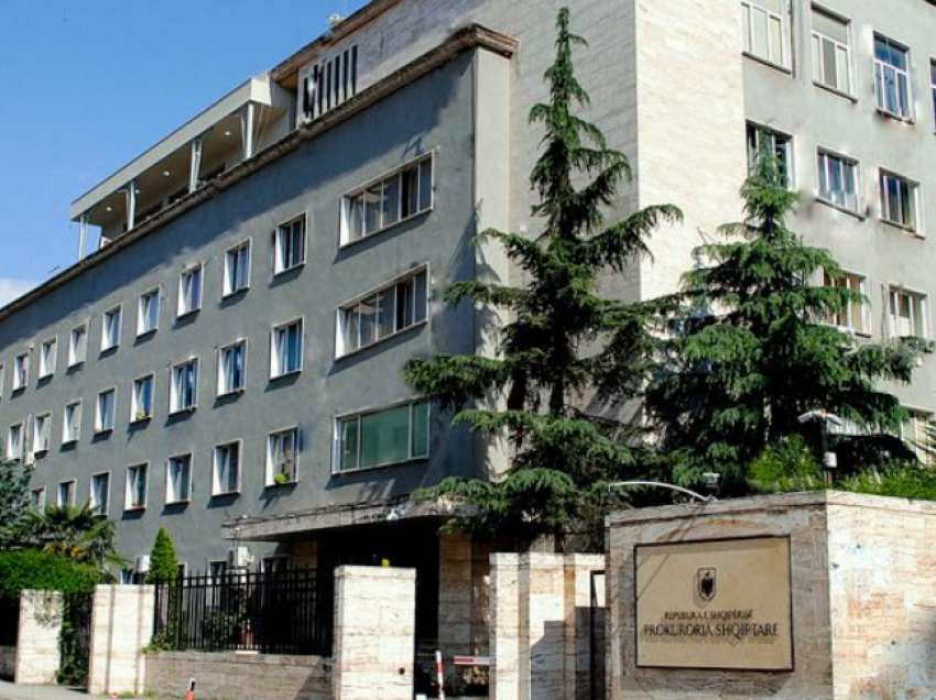 Pezullohet kryesekretarja e Prokurorisë së Tiranës, dekonspiroi hetimin ndaj DPSHTRR