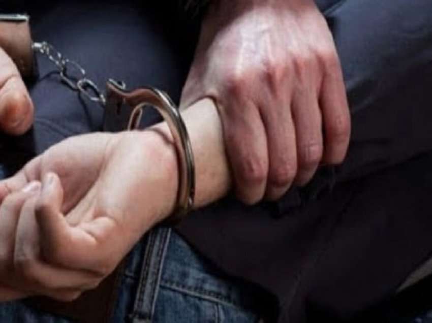 Mitrovicë arrestohen dy persona për veprën “lëndim i rëndë trupor”