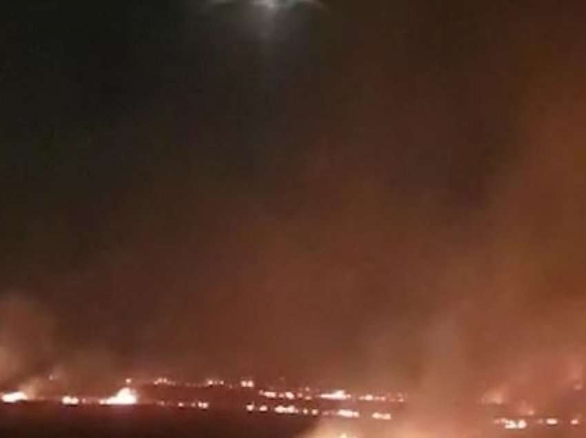 Zjarr në Novoselë, flakët përhapen përgjatë autostradës