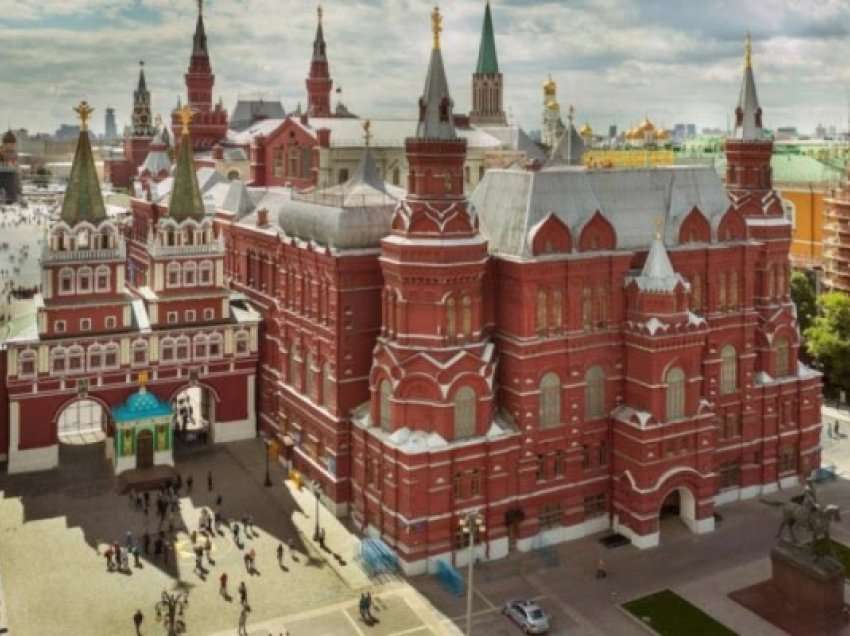 ​BE nën presion për të ndaluar hyrjen e turistëve rusë në Europë