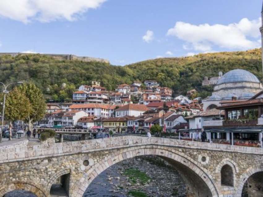 Plagoset nga një plumb qorr një grua në Prizren, autoambulanca arrin në vendin e ngjarjes