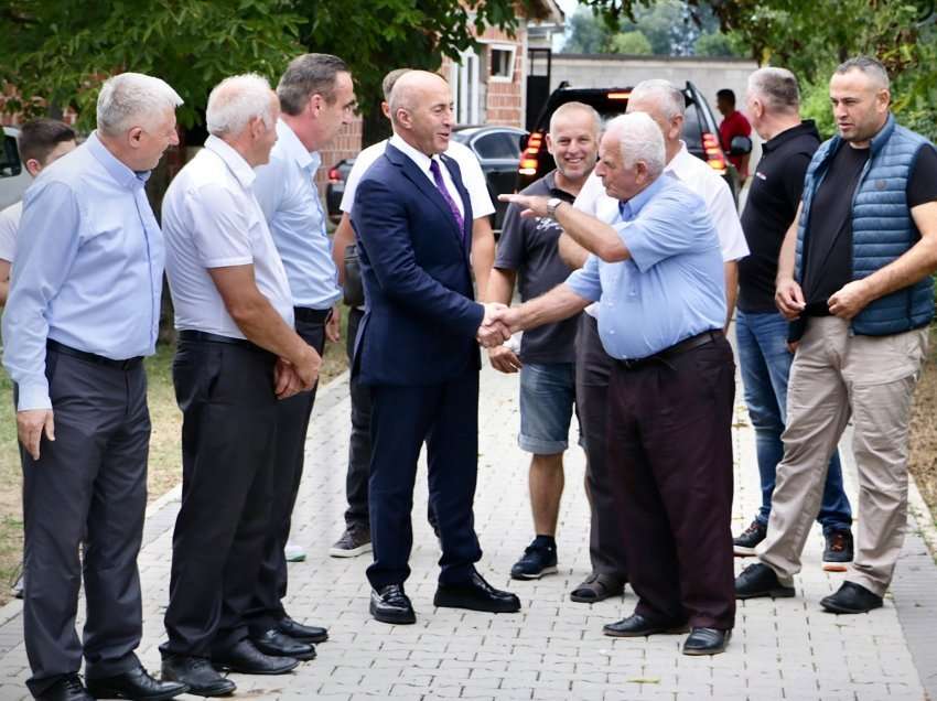 Ramush Haradinaj takon familjen e pasardhësve të Ali Metës