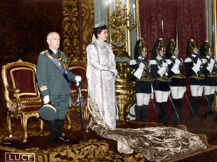 Fotografi historike: Kurorëzimi i Mbretit dhe Mbretëreshës së Shqipërisë më 1939