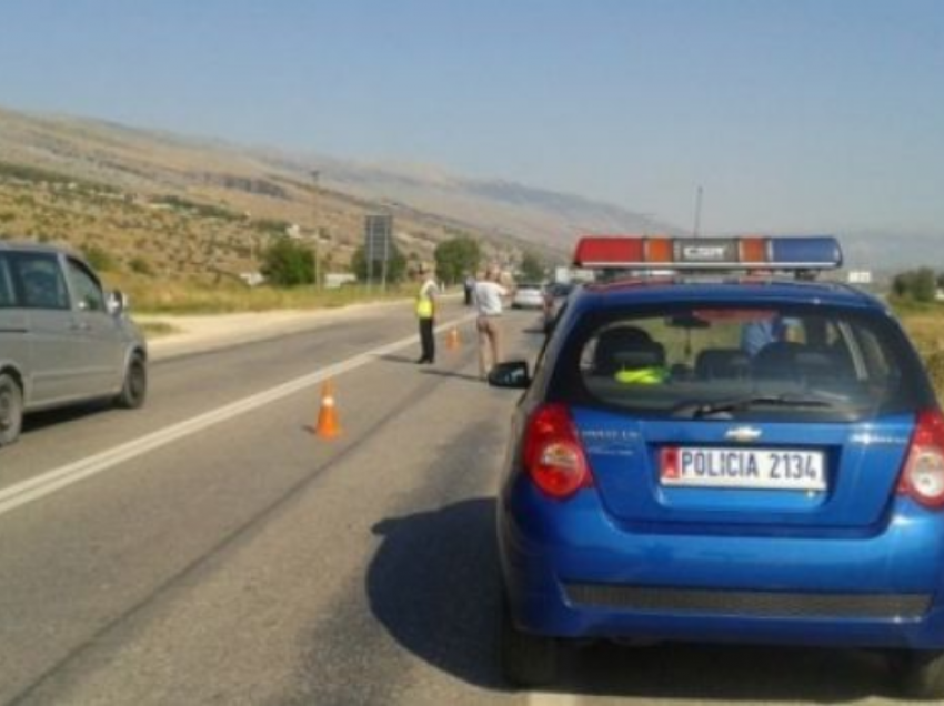 Përplasen 3 makina në Vlorë, 3 të plagosur